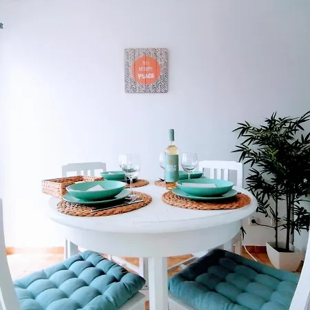 Lovely 500 M Walk To The Apartamento