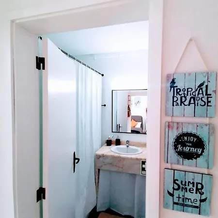 Lovely 500 M Walk To The Apartamento