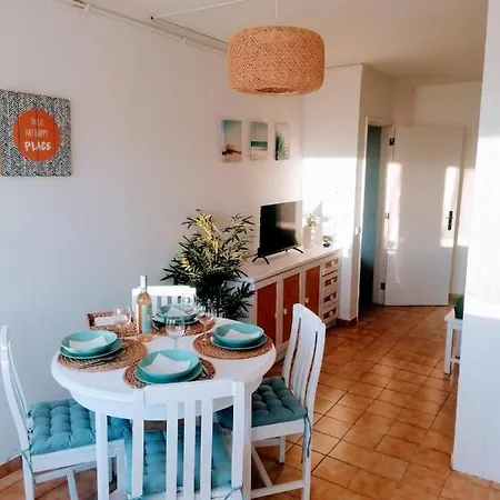 Apartamento Lovely 500 M Walk To The