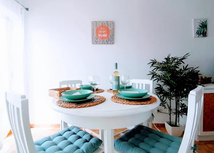 Lovely 500 M Walk To The Διαμέρισμα