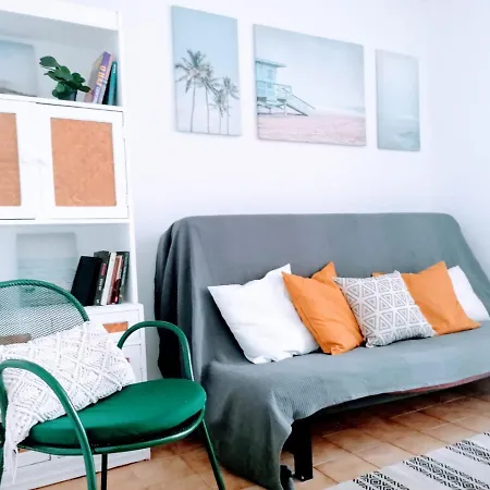 Appartement Lovely 500 M Walk To The