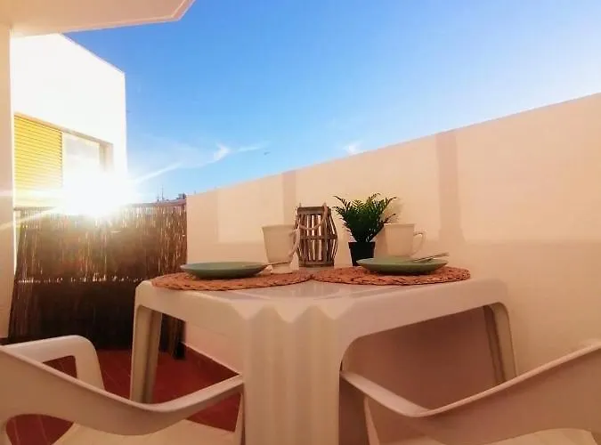 Lovely 500 M Walk To The Appartement Portimão